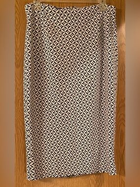 Melissa Paige Geometric Black and White Pencil Skirt. Size 10